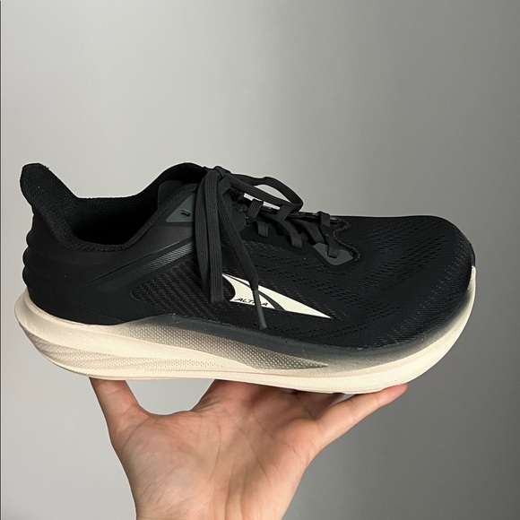 Worn once Altra torin 8 running shoe sneaker black and cream white size 7 wide - Picture 7 of 10
